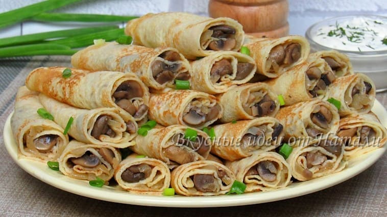 Блинчики с грибами и луком