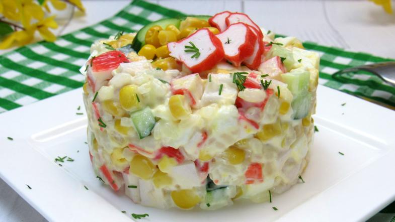 Салат с крабовыми палочками