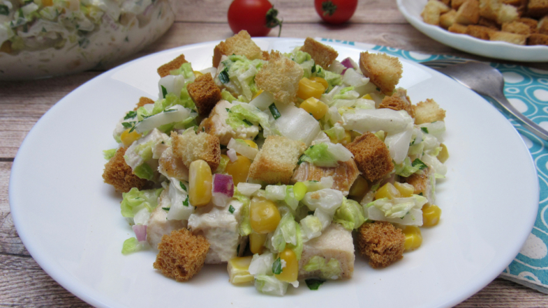 Салат из пекинской капусты с курицей